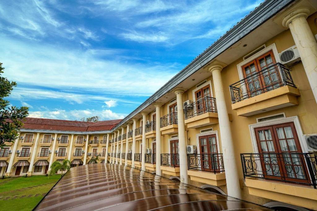 Oyo 395 Tretes Raya Hotel Prigen Exterior foto