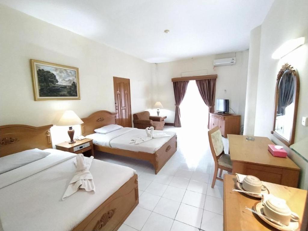Oyo 395 Tretes Raya Hotel Prigen Exterior foto