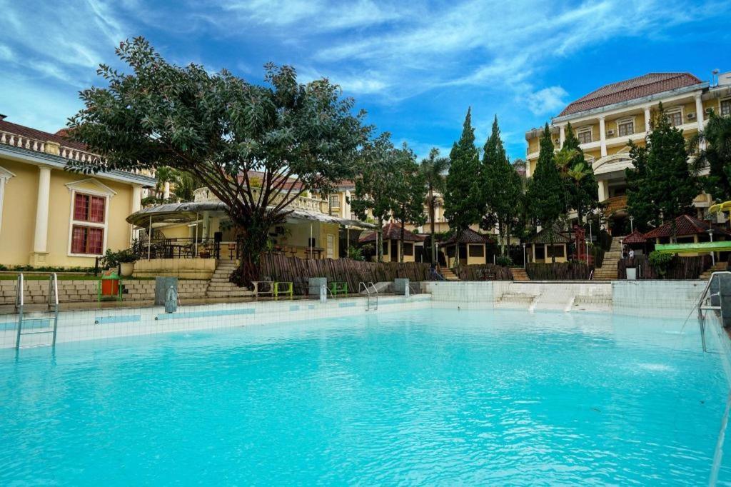Oyo 395 Tretes Raya Hotel Prigen Exterior foto